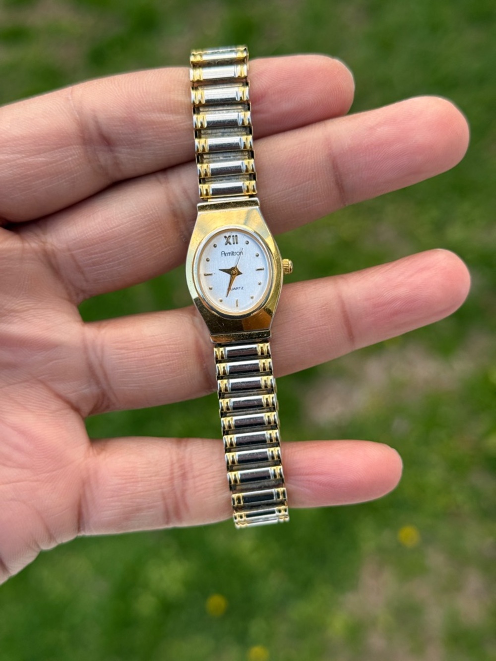 Armitron vintage Two-Tone Gold and Silver Ladies Stretch Watch
